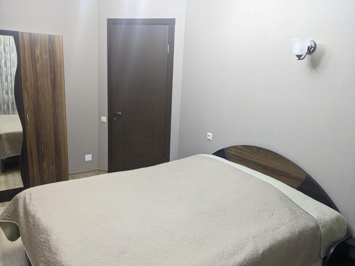 Berapartment With Mountain View Batumi Esterno foto