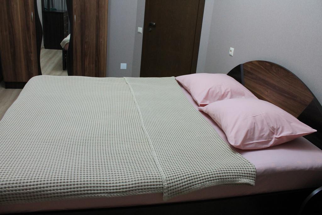 Berapartment With Mountain View Batumi Esterno foto
