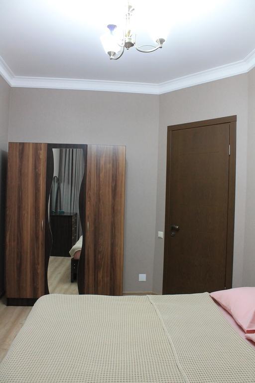 Berapartment With Mountain View Batumi Esterno foto